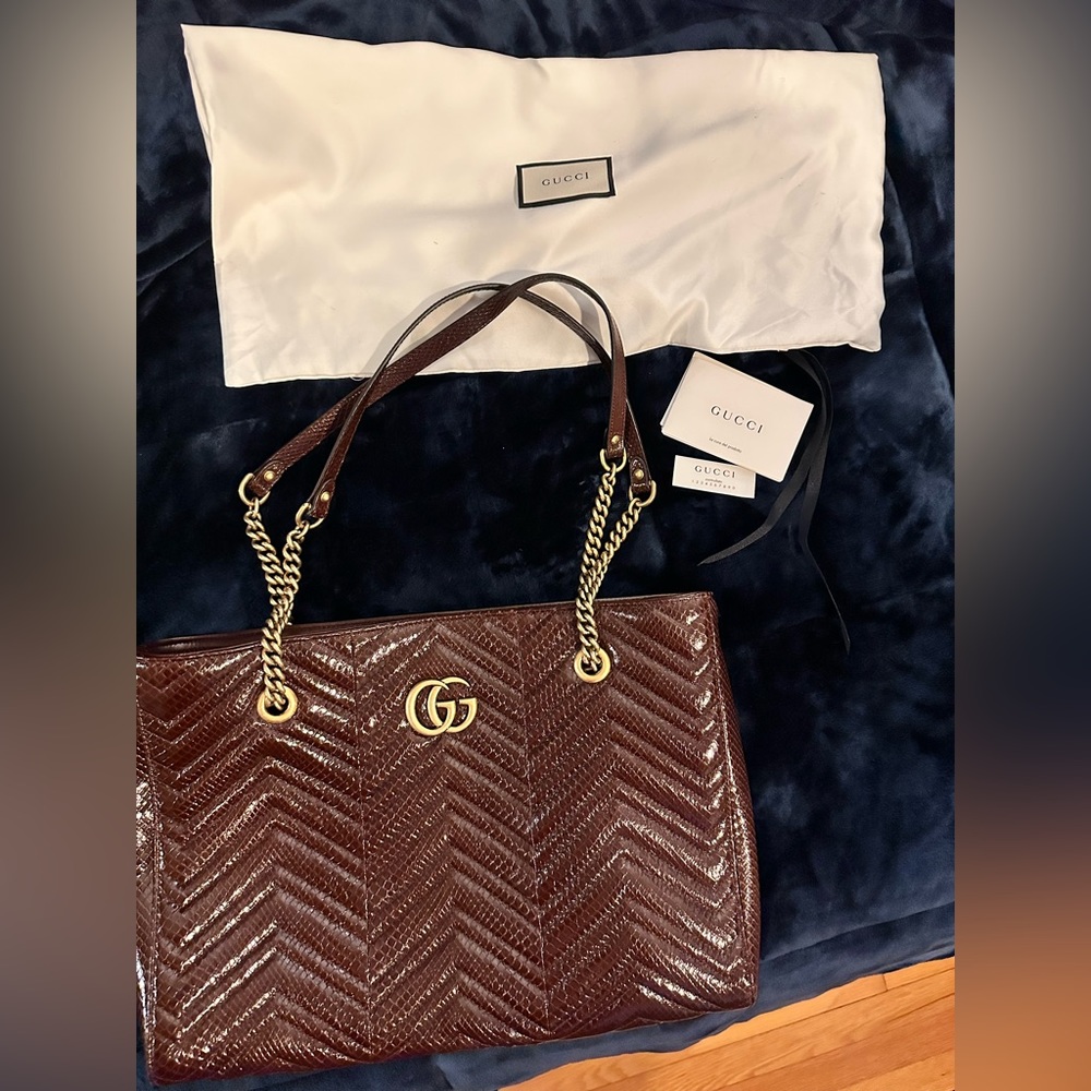 GUCCI NEW NWT STUNNING brown python leather tote hand bag. Gold hardware.